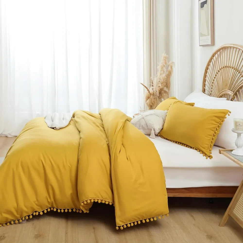 YIRDDEO Queen Comforter Set - Comforter Queen Size Sets with Ball Pom Fringe, Soft Bedding Set for All Seasons - 3 Pieces, 1 Com