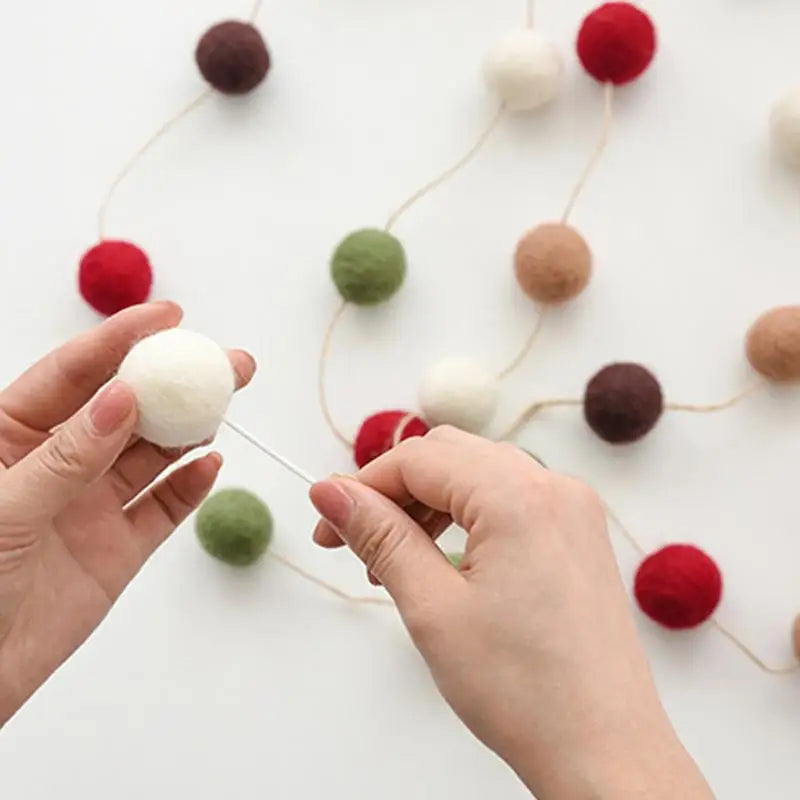 36pcs DIY Snowflake Ball Wool Felt Ball Christmas Prop Christmas Tree Atmosphere Decoration Ball Pendant Holiday Atmosphere Prop