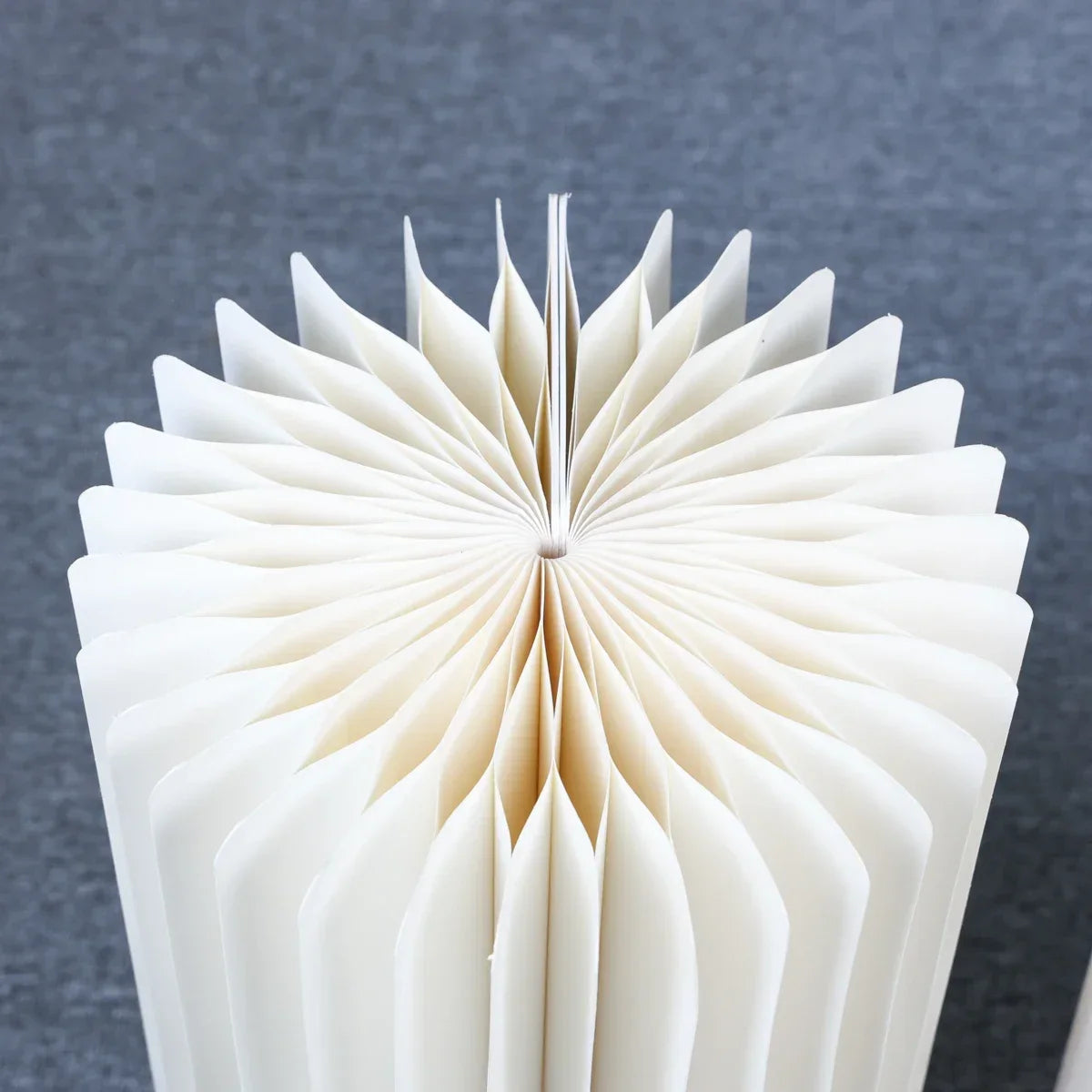 Foldable Paper Columns Display PedestalStand Cylinder Pedestal Stand Cardboard Flower Stand Dessert Table Wedding Birthday Party