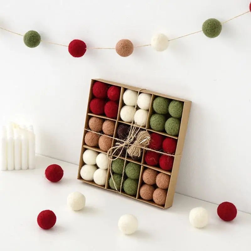 36pcs DIY Snowflake Ball Wool Felt Ball Christmas Prop Christmas Tree Atmosphere Decoration Ball Pendant Holiday Atmosphere Prop