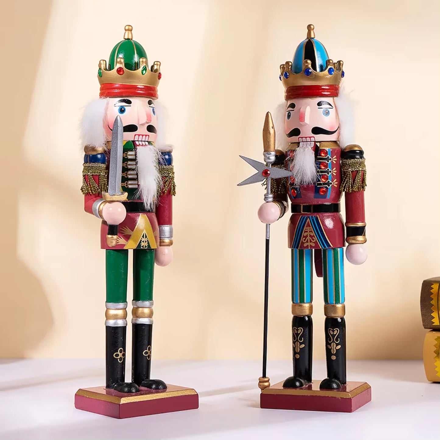 Wholesale High Quality Antique Xmas Decor Classic 30cm 12'' Cheap Christmas Wooden Nutcracker Soldier for Sale