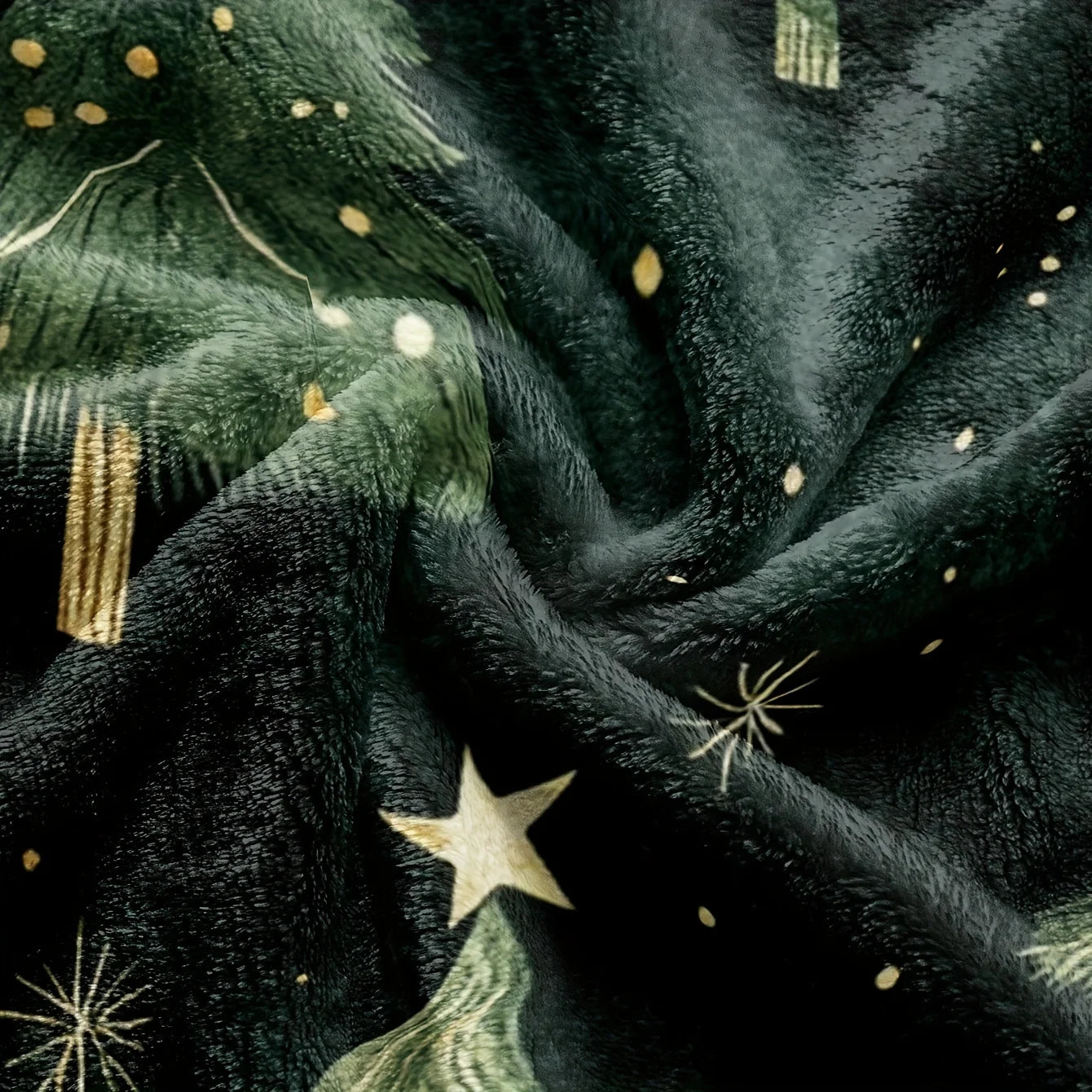 1pc Flannel Fleece Throw Blanket, Green Christmas Tree Print, Soft Warm Comfort for Sofa Bed Office, All-Season Anti-Allergen