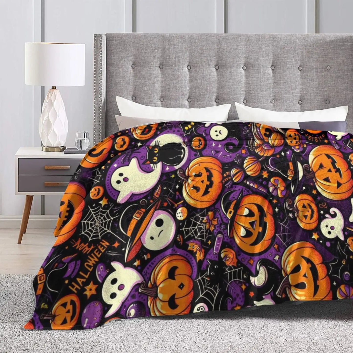 Halloween Ultra-Soft Micro Fleece Blanket - Vintage Festive Pumpkin And Ghost Design,  Multi-season Comfort For Sofa, Bed, Car